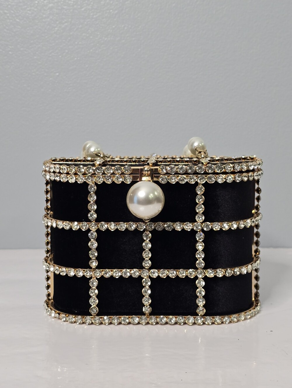 Elegant Black Pearl-Embellished Handbag - Picture 11 of 11